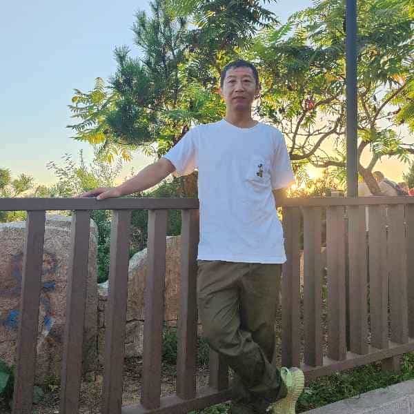 47岁岁辽宁单身帅哥 - 海西吉缘网